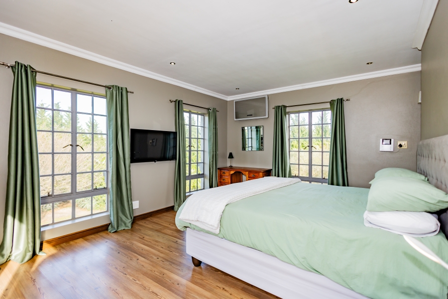 6 Bedroom Property for Sale in Vierlanden Western Cape